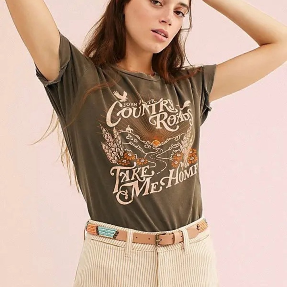 Midnight Rider gray “Country Roads' Graphic tee small John Denver